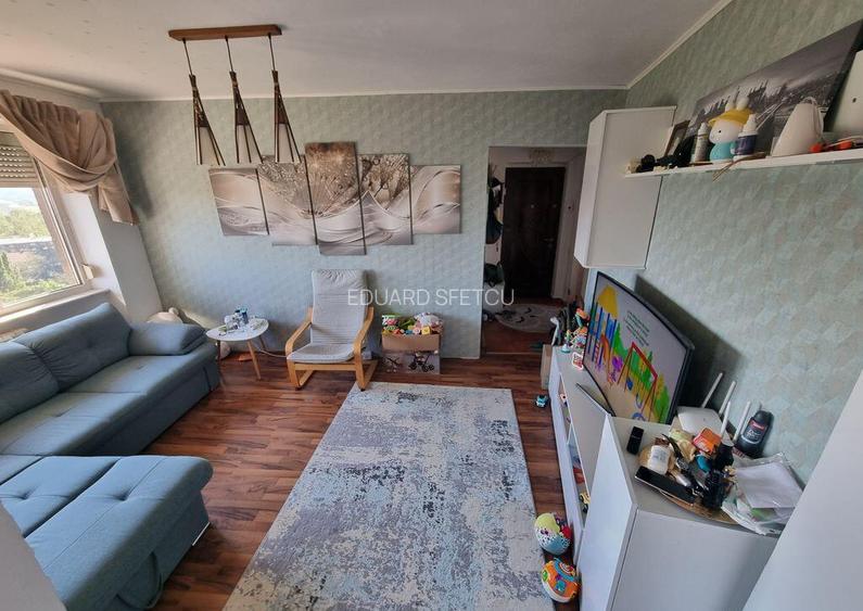 Apartament cu 3 camere in zona P-ta Ovidiu