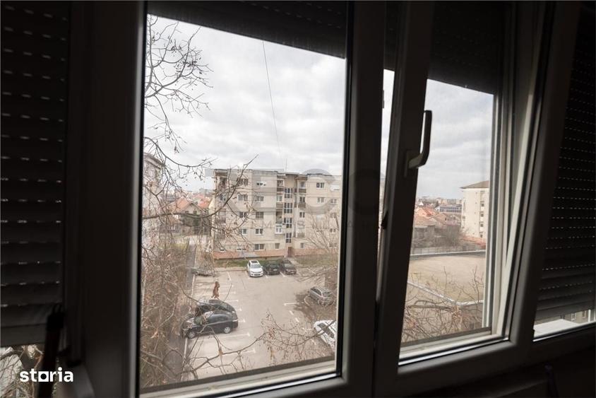 Apartament cu 3 camere decomandat în Salca