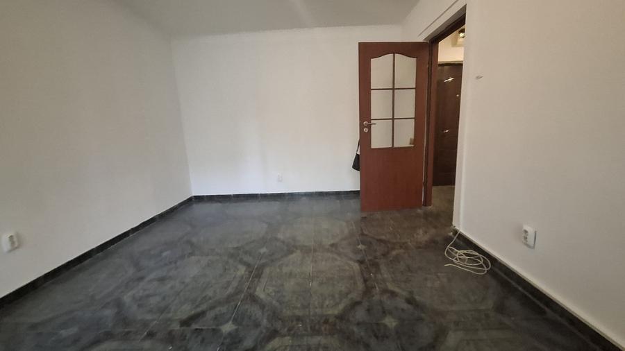 Ciresica - ap 3 cam , parter (gaze la usa ) - 10