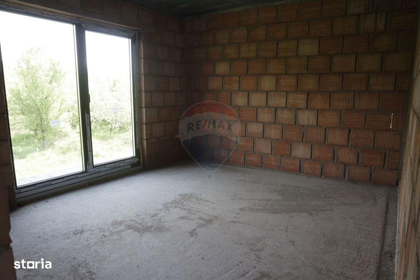 CASA CUPLATA DE VANZARE la rosu sau la semifinisat in Tau?ii Magherau? - 6