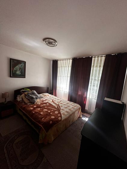 Apartament cu 3 camere, zona Nicolina - 2