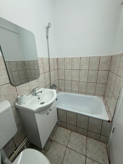 GARSONIERA MOBILATĂ- ETAJ 1 - TERMEN LUNG -CET -EGRETEI-1350 RON - 6