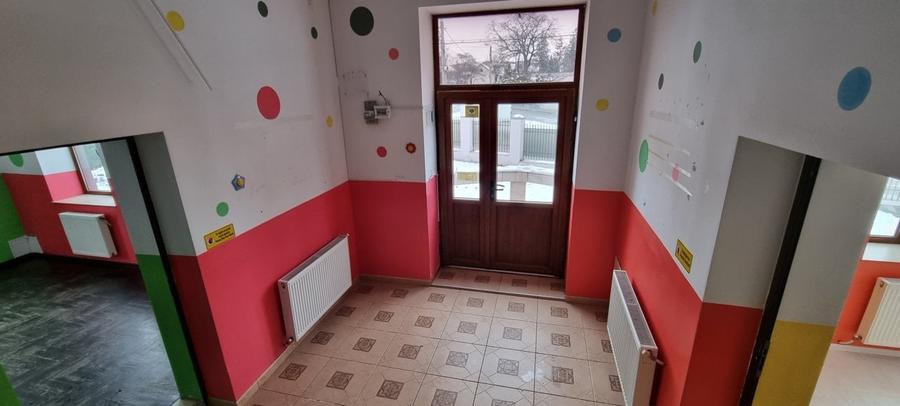 Cladire cu etaj pretabila afacere - 9