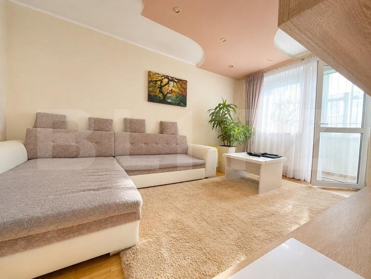 Apartament 3 camere, decomandat, etaj 3/4 - zona Astra - 1