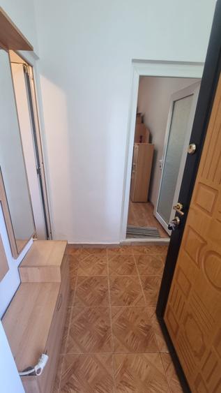 garsonieră zona  Cet  mobilată utilată 20 mp p/4 - 5