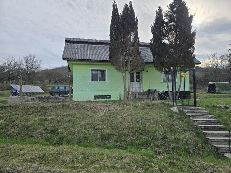 Inchiriez casa gratuit pt o fata serioasa - 3