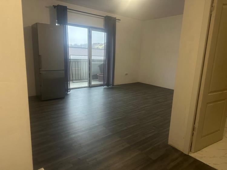 OPORTUMITATE ! APARTAMENT cu suprafata totala de 80 mp - 1