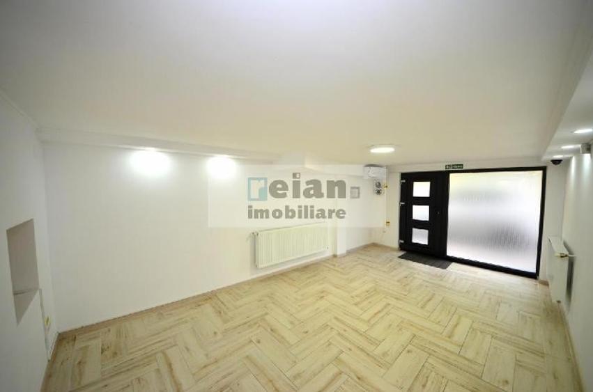 Universitate - Str Romulus Spatiu Stradal, 50 Mp, Parter, Centrala - 1