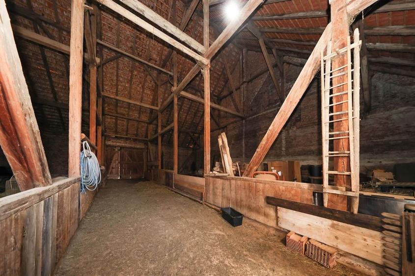 Casă Săsească Autentică cu Șură Impresionantă în Cristian – Teren 2729mp - 16