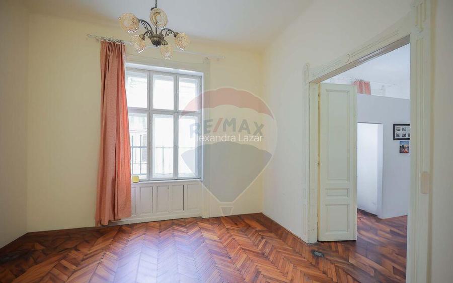 Casa de Vanzare cu 4 camere, Ultracentral - Cuza Voda