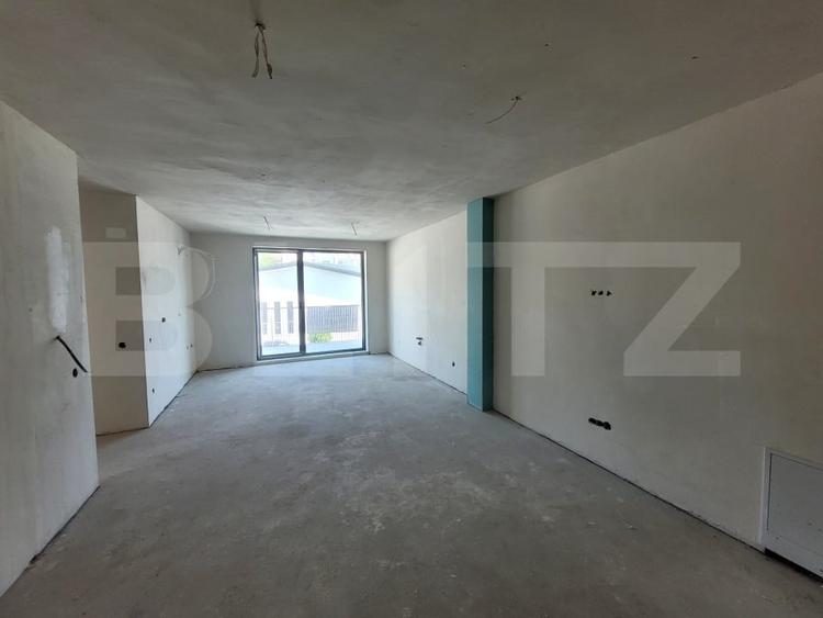 OPORTUNITATE! Apartament cu 3 camere, geam la baie, zona Intre Lacuri - 1