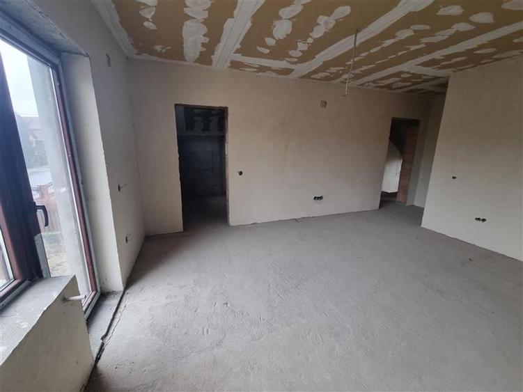 de vanzare casa la standarde ridicate 4 camere, 3 bai, garaj incorporat , 5 arii - 5