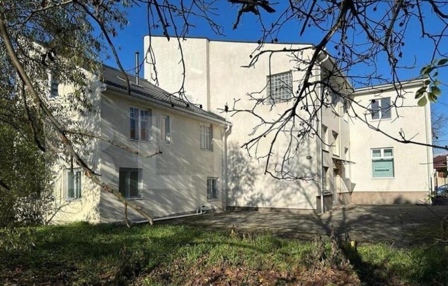 Casa de vanzare , anterior clinica medicala , 1174mp, 30 cam - 12