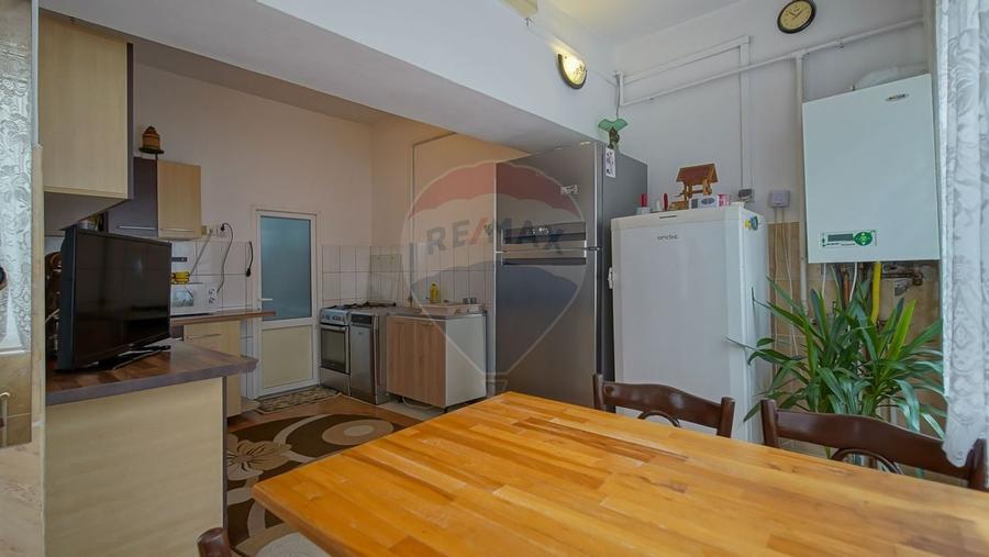 Casa spatioasa cu teren generos, in zona centrala a Sacelelor - 5