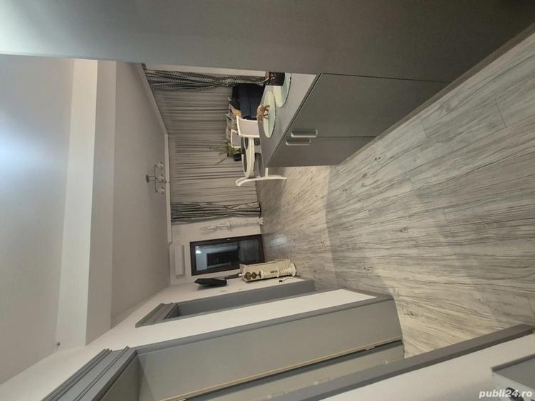 Inchiriez apartament cu 3 camere - 1