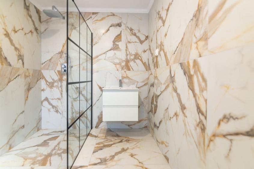 Casa moderna P+1  cu vedere la lac , Corbu - 9