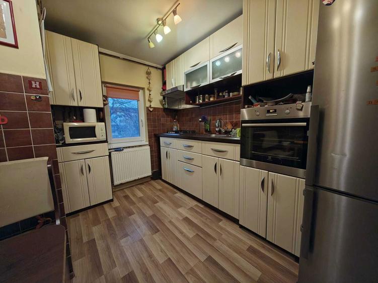 Apartament 4 camere de vanzare Satu Mare , Micro 16 - 5