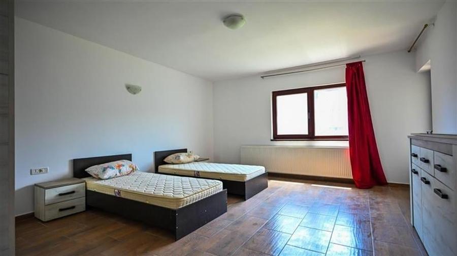 Casa cu 4 Apartamente Independente  Oportunitate Rezidentiala si Investitionala - 3