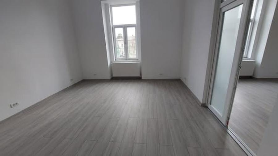 Inchiriez apartament 2 camere zona CENTRALA - 1