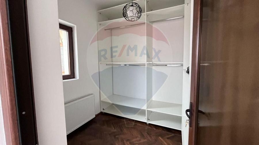 Casă / Vilă cu 3 camere de vânzare strada Juhasz Gyula - 2