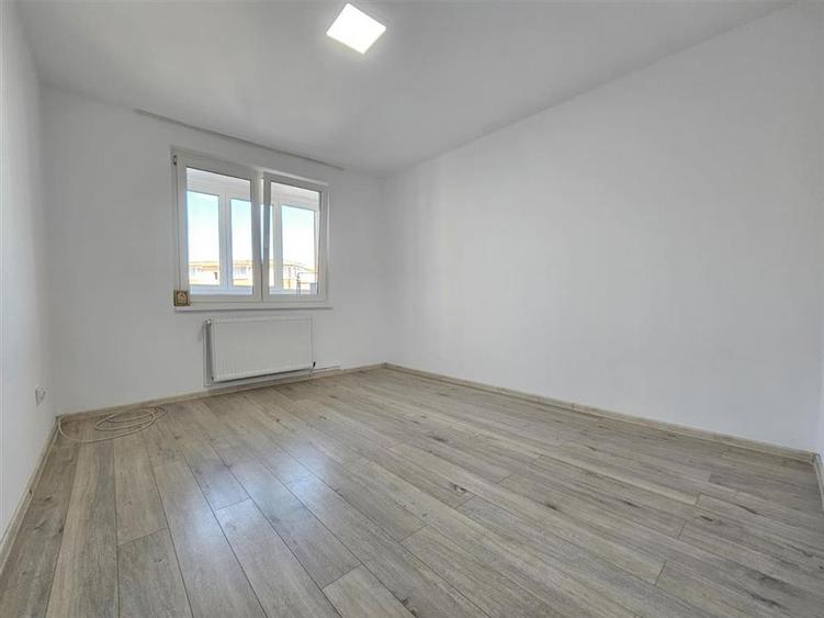 Apartament 3 camere, de inchiriat, Zona Grivitei - 5