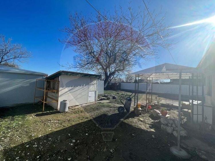 Casa Golesti cu 2 camere- teren 1296mp - 15