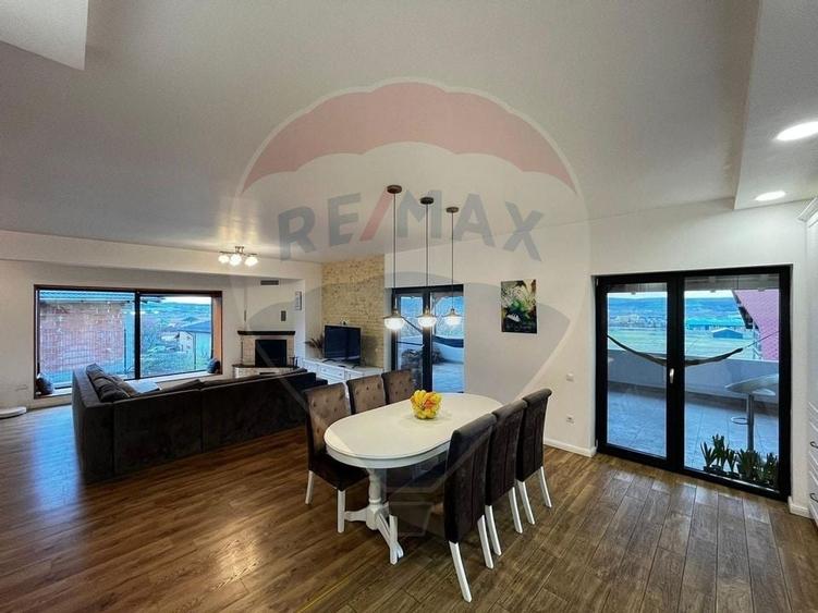 Casă individuală cu 4 dormitoare de vânzare str Planoarelor Dezmir - 3