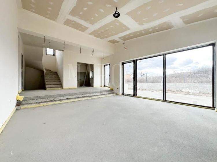 Casa 5 camere de vanzare in Dezmir - 3