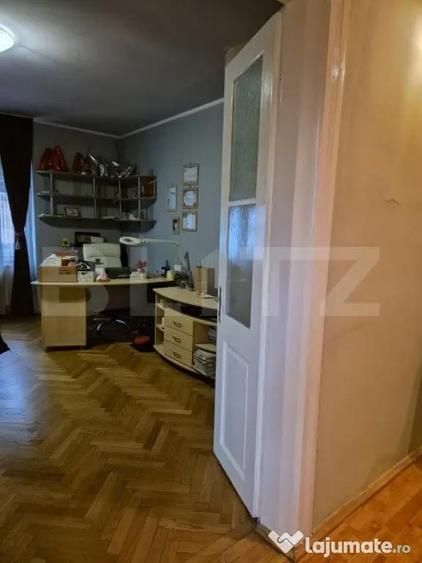 Casa de vanzare, curte comuna cu 1 locatar, 110 mp, zona ult - 7