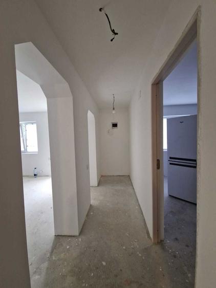 Vila P+1, caramida + a doua casa de BCA, teren 8000mp - 1