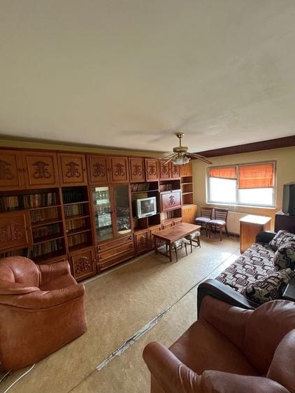 Apartament 3 camere decomandat Poarta 6 - 1