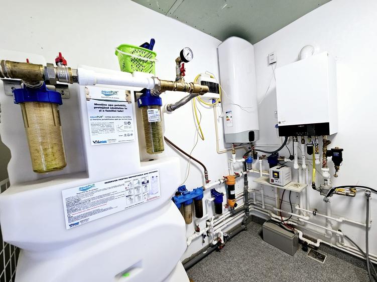 Proprietate noua, finisata, mobilata si utilata, utilitati racordate, Vanatori ! - 10