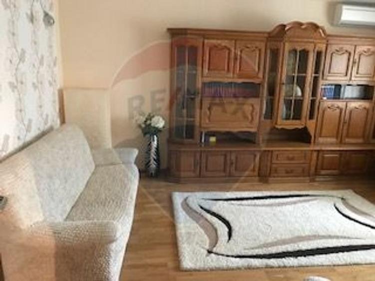 Apartament 2 camere de închiriat, str. Lunga - 6