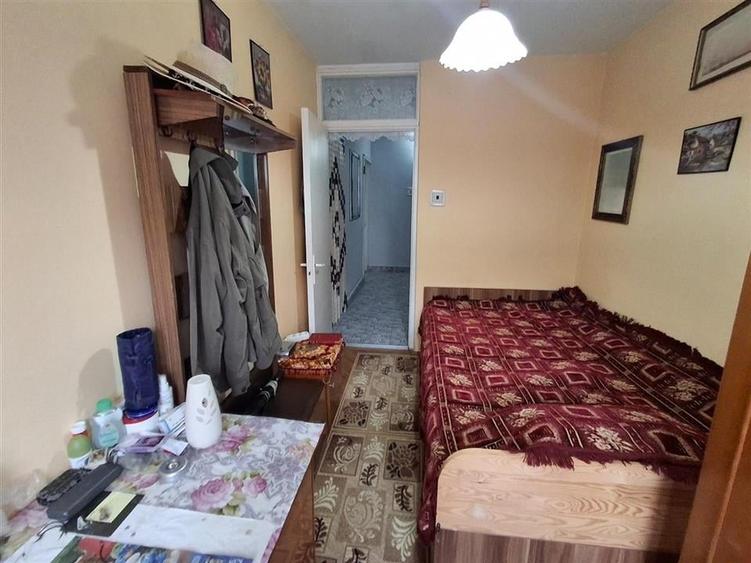 Apartament 3 camere decomandat 2 balcoane pivnita zona Valea Aurie - 13