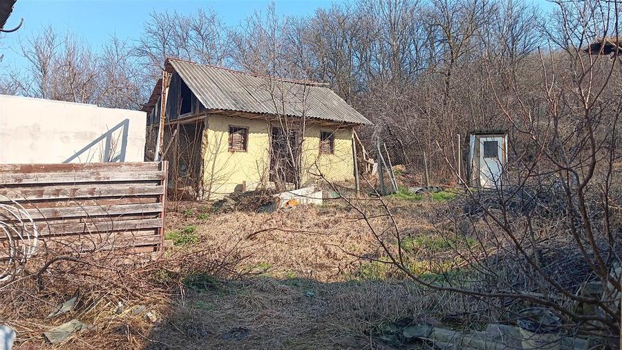 Sat Cercu com Barnova Teren 3000mp cu casa batranesca la str asfaltata si toate - 11