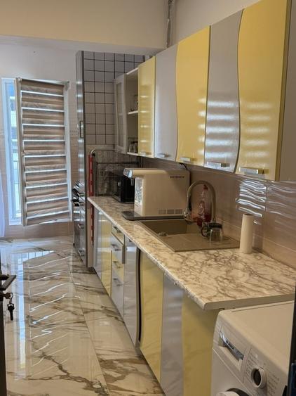 Apartament 2 camere lux, bloc nou, terasă 20 mp, centrală proprie, preț excelent - 6