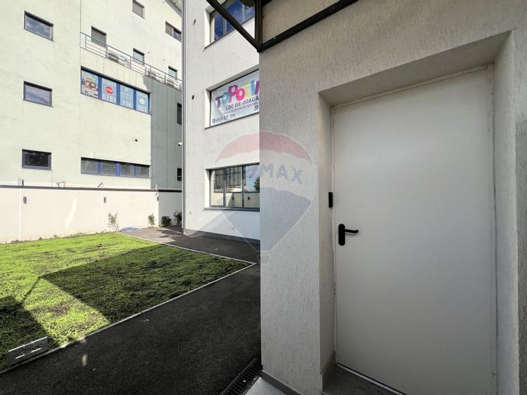 Spatiu comercial modern de inchiriat / 2 locuri de parcare - 18