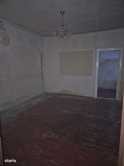 Casa cu 2 camere, Teren 301 mp, acces curte comuna , Pret redus - 3