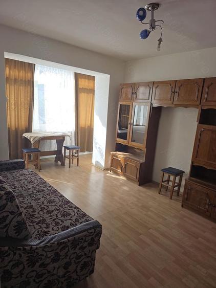 Inchiriez garsoniera zona sesul vechi ,casa alba - 1