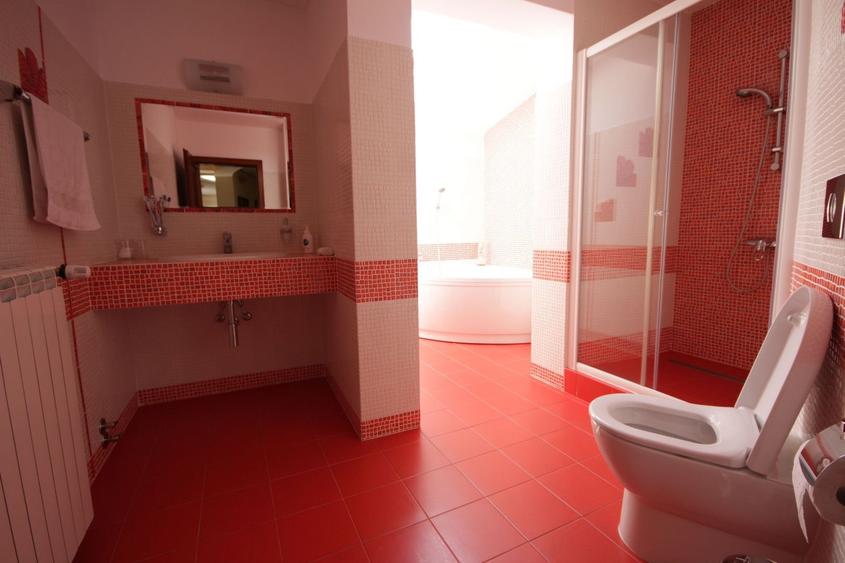 O casa deosebita cu Piscina - 23