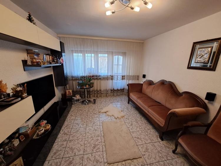 Apartament trei camere - Zona Centrală - Pompieri - 1