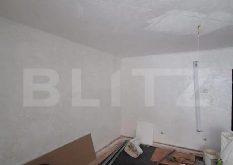 Spa?iu comercial 55 mp, in curs de renovare, 3 camere la p - 1