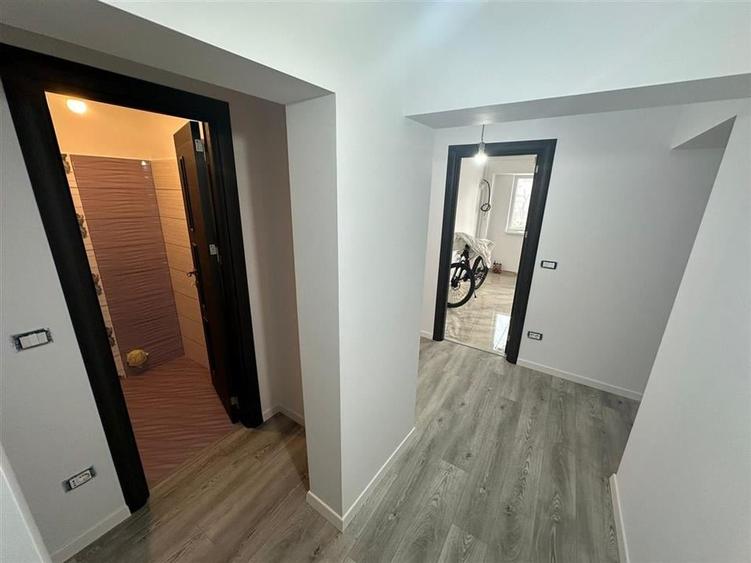 Ap 4 cam, complet renovat NOU, zona Scola nr 3, Al Vlahuta,et 3/4 - 10