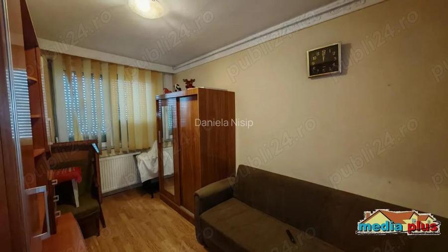 De vanzare apartament cu 3 camere, Micro 19