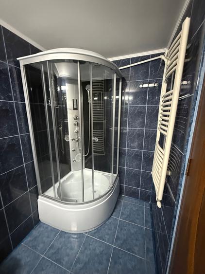 Inchiriez corp casa la curte, zona Delfinariu, Constanta - 3