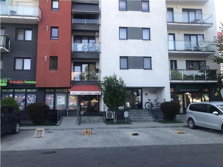 COCHET, Decomandat, 57 mp, 2 Camere, Parcare, Coresi - 1