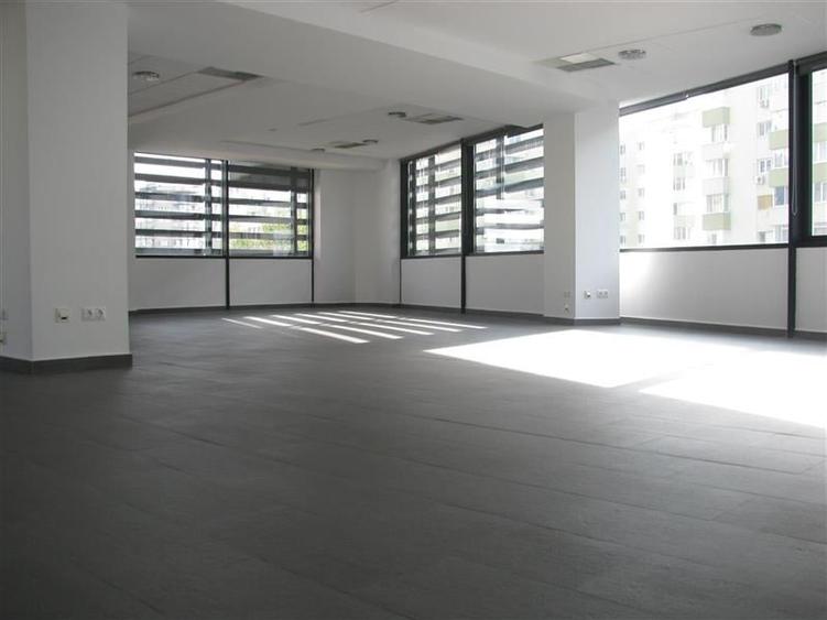 Vanzare cladire de birouri - stradala - Titulescu - 4