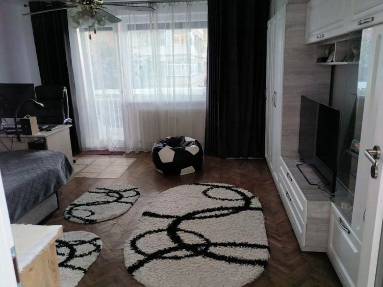 Apartament 2 camere , decomandat , etaj 2 , km 0 ( cu loc parcare ). 0736003786 - 1