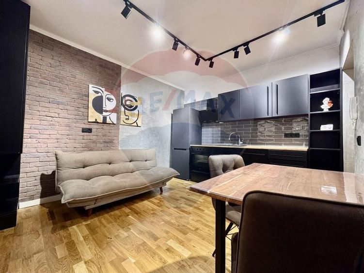 Apartament cu 2 camere de vânzare Ultracentral - 1