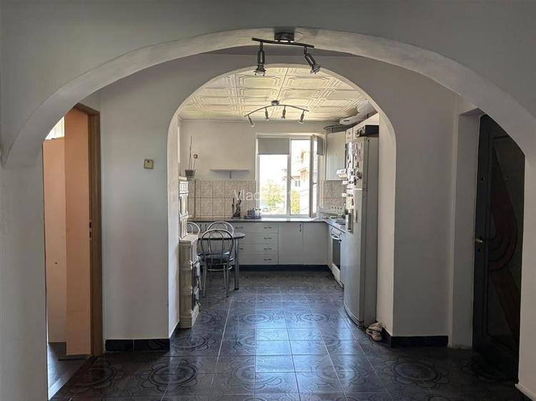 Apartament 3 camere Stei